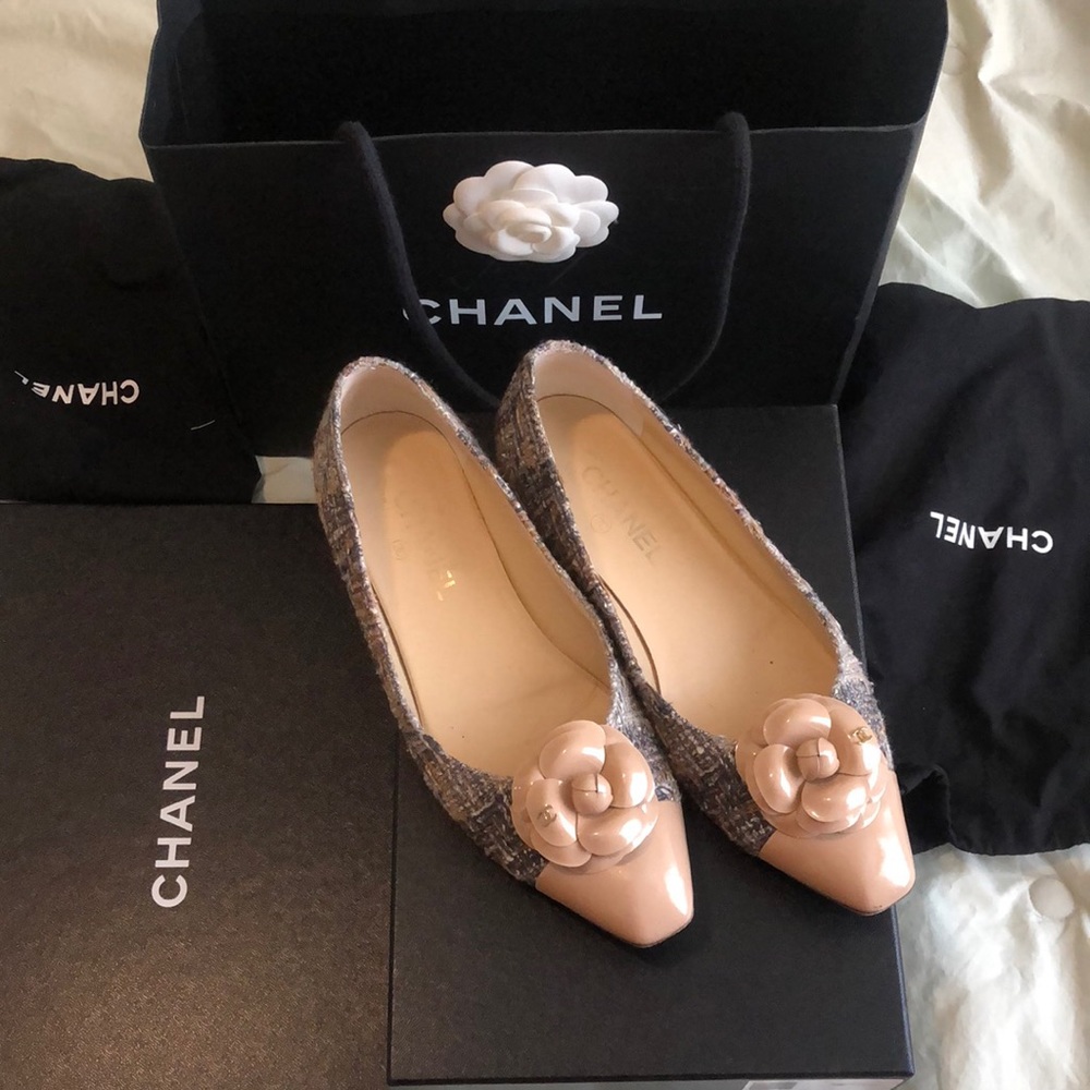 CLASSIC CHANEL FLATS
